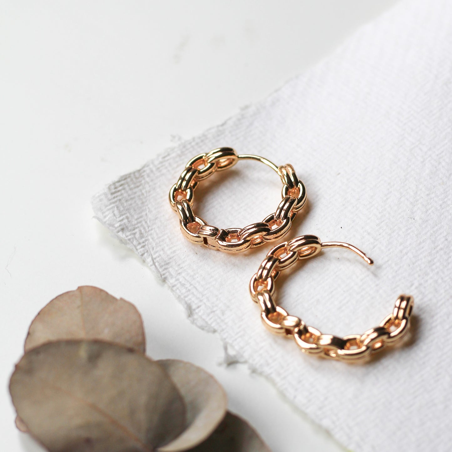 Chain hoops
