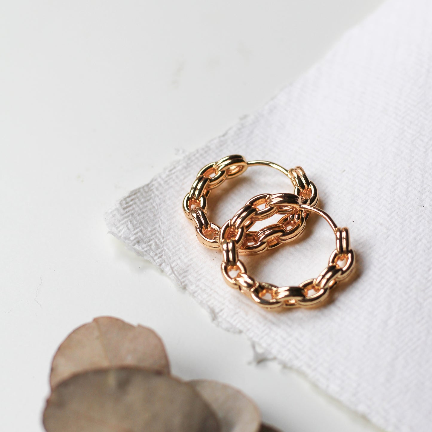 Chain hoops