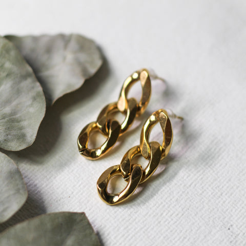 Chain studs