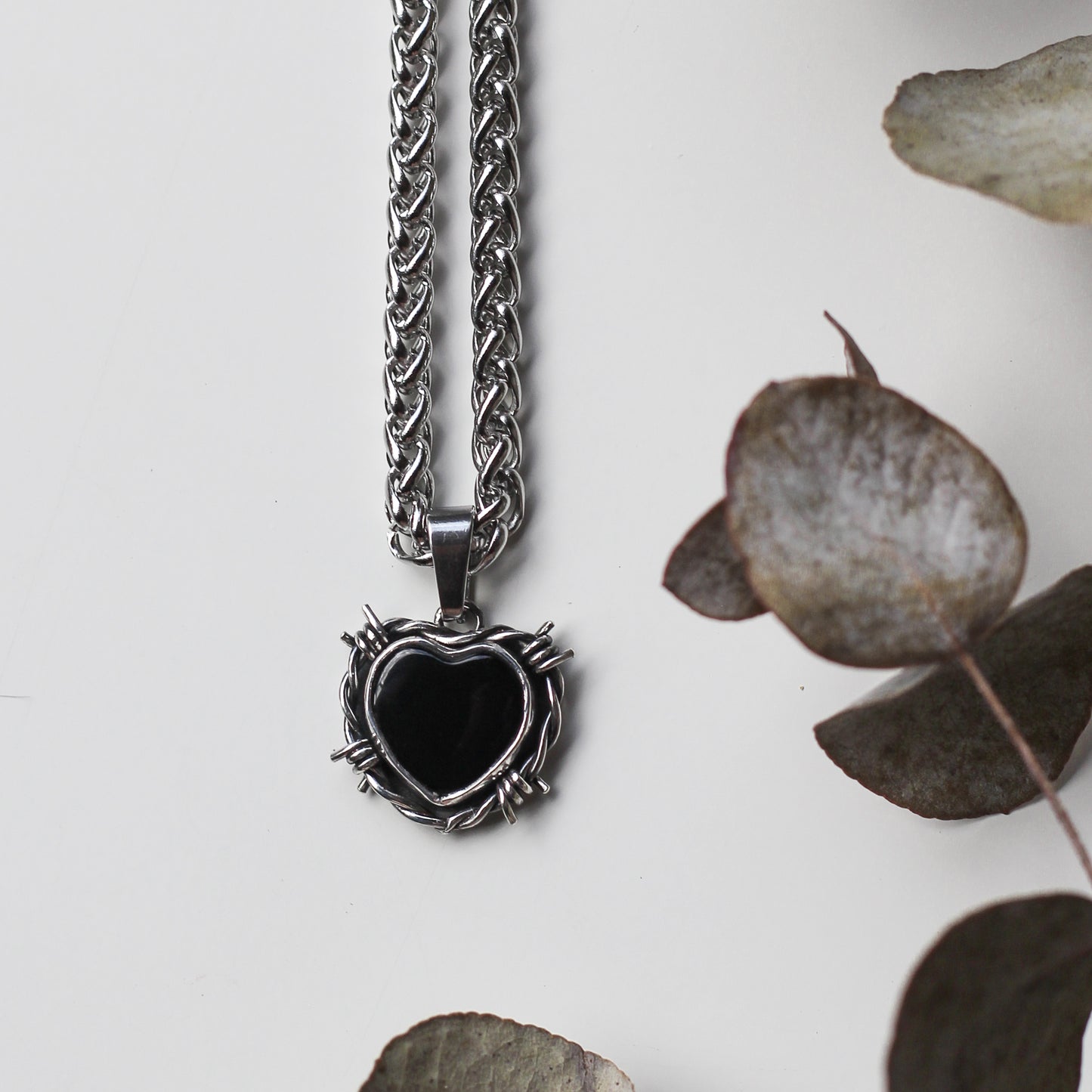 Onyx Barbed wire Heart