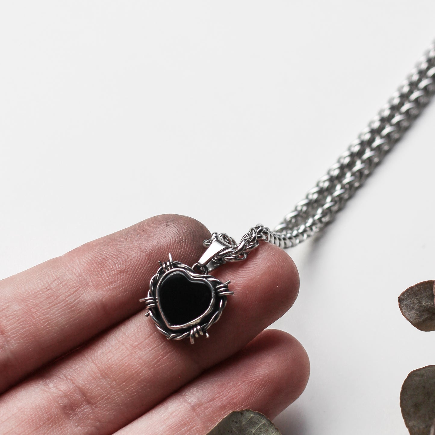 Onyx Barbed wire Heart