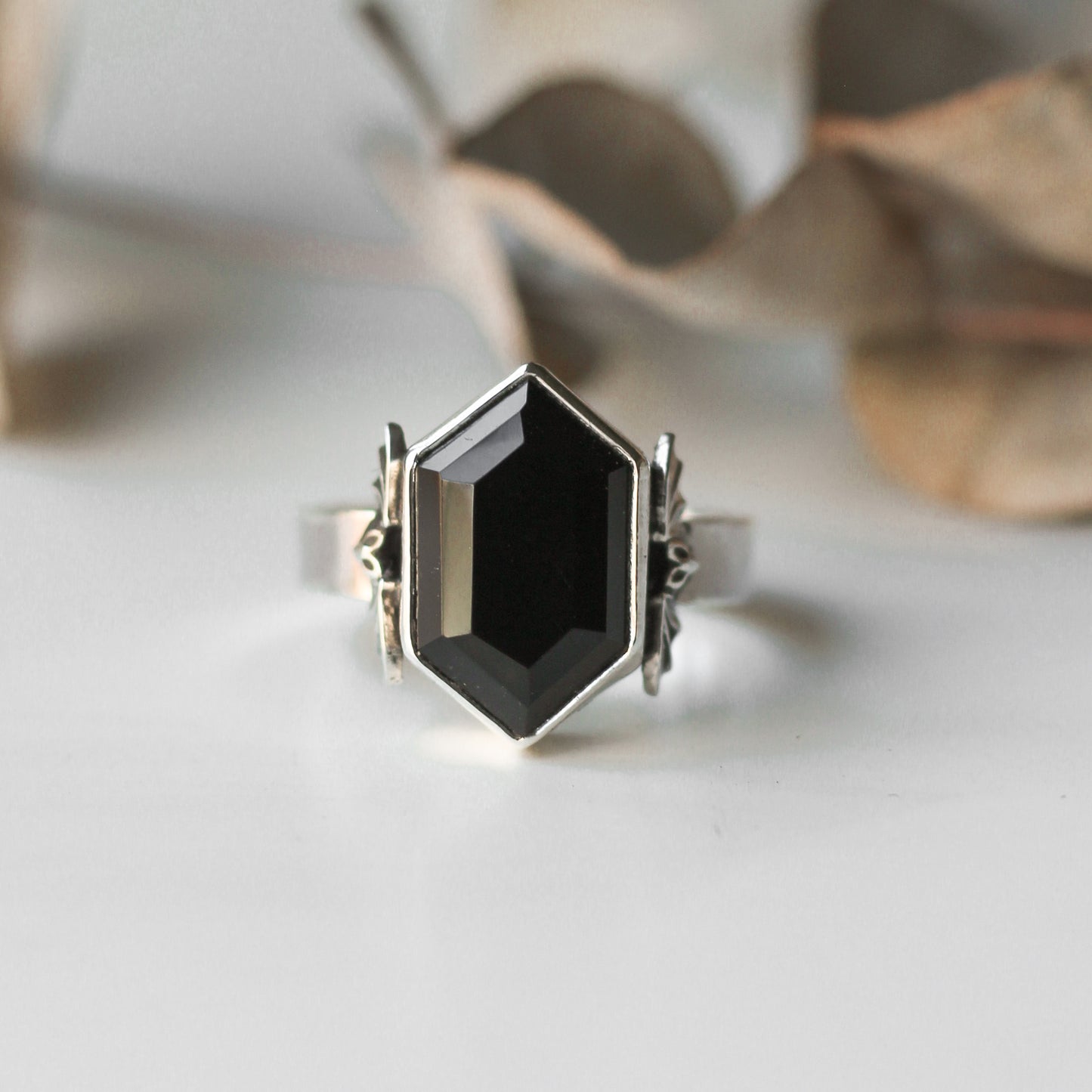 Onyx Ring Size R