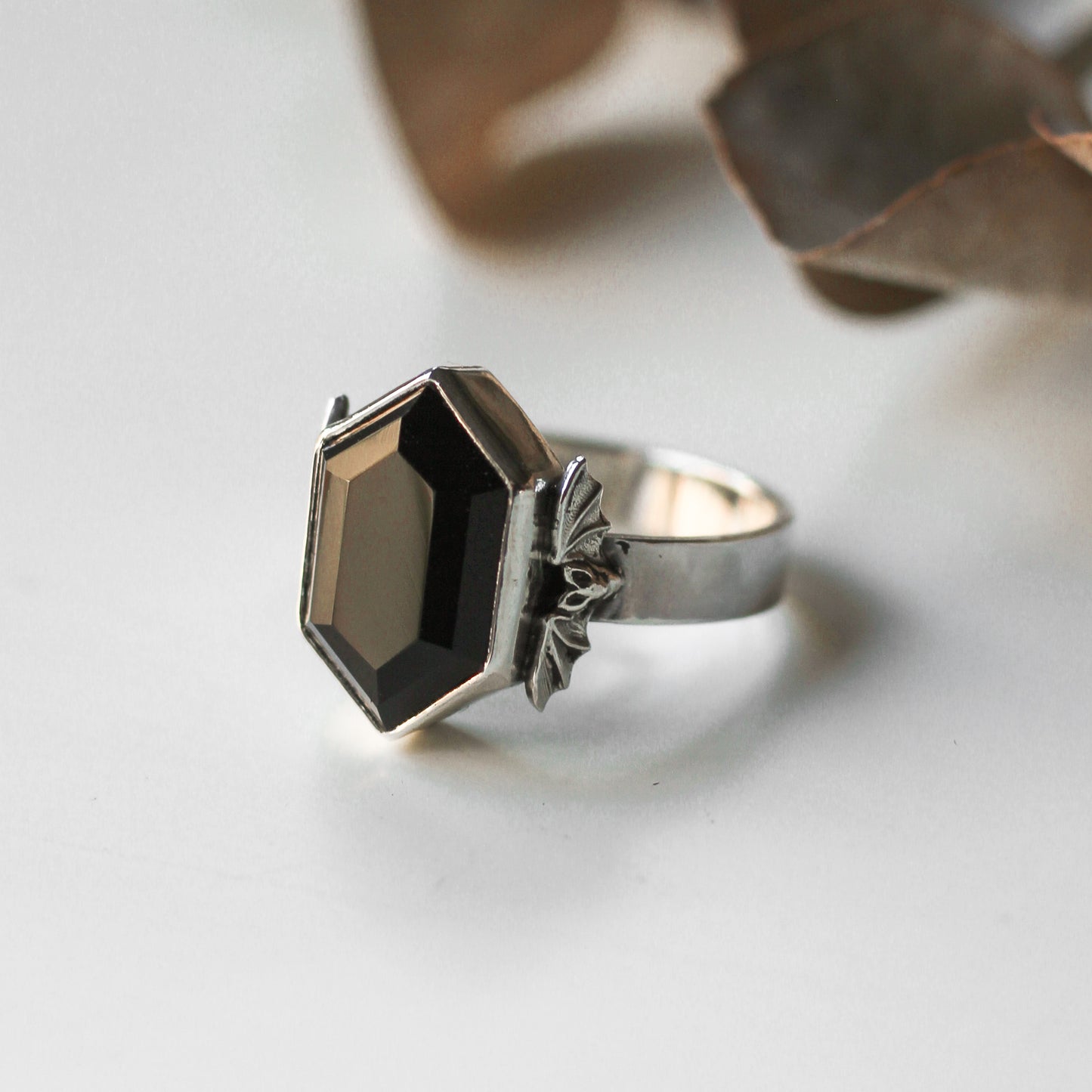 Onyx Ring Size R