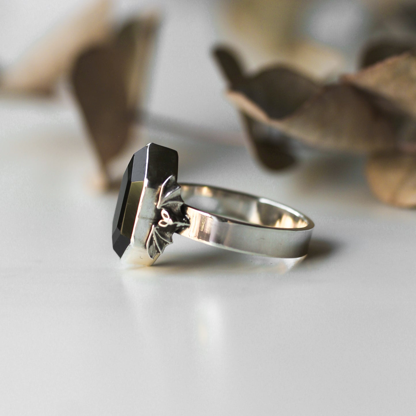 Onyx Ring Size R