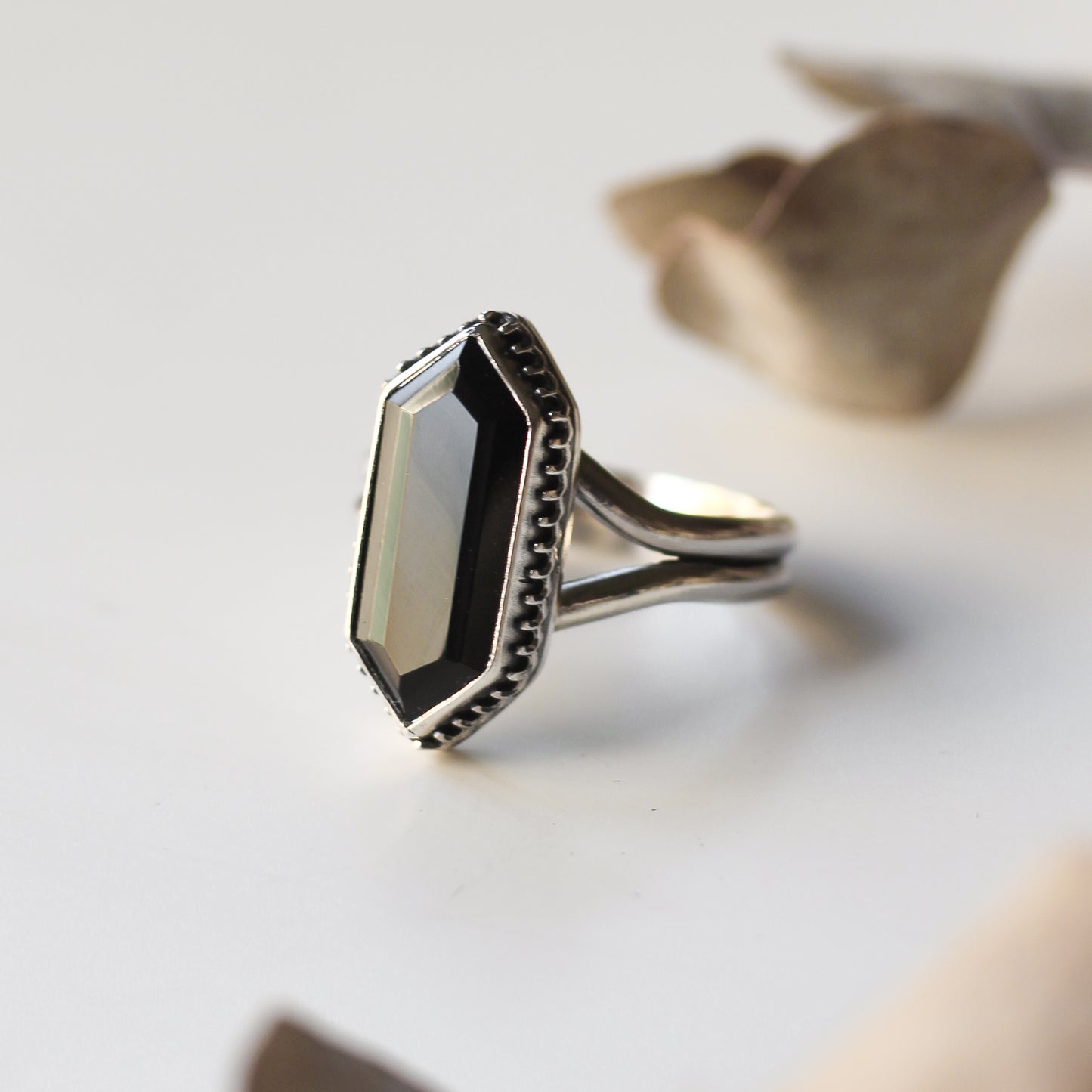 Onyx Ring Size T