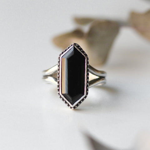 Onyx Ring Size T