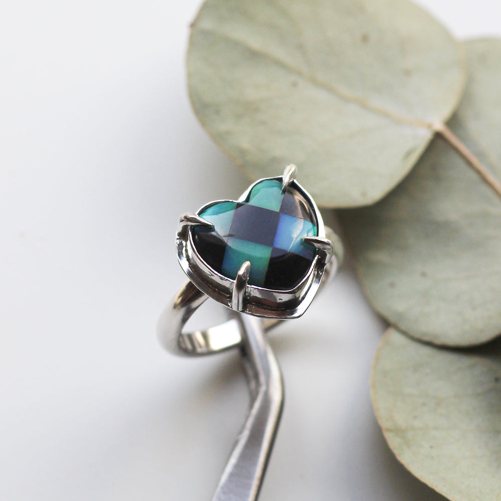 Claw Checkered Heart Ring